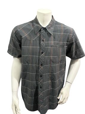 Under Armour Men’s Button Up Shirt Gray Plaid Short Sleeve XL